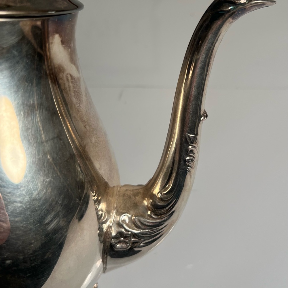 Vintage 1960’s F.B. Rogers Silver Plate Coffee/Tea Pot   w/Creamer & Tray 40 oz. - Picture 12 of 15